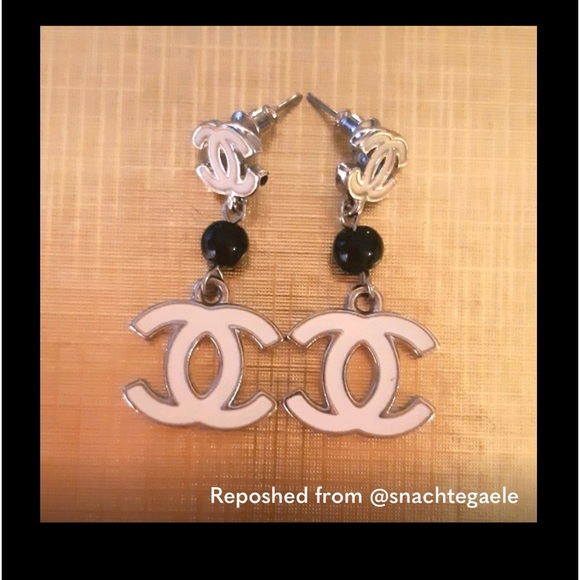 RE-POSHING BRAND NEW - Black & White Earrings - Picture 1 of 4